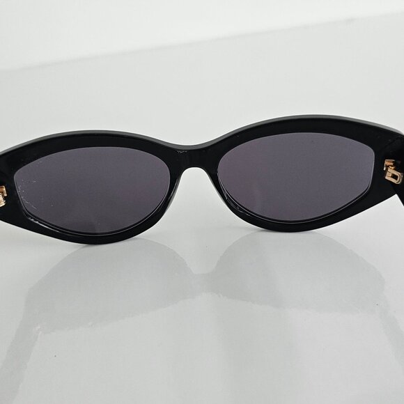 MOSCHINO Cat eye sunglasses with rhinestones NWOT! ๐๐๐ - Picture 9 of 15